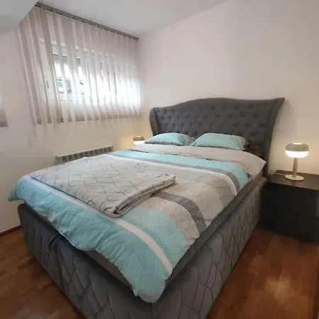 Vamos Apartment *