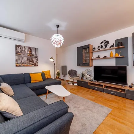 Vamos Apartment