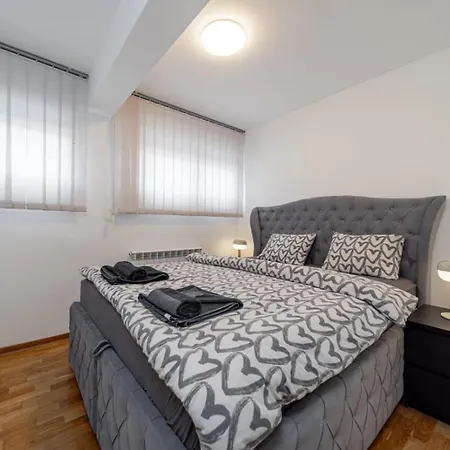 Apartment Vamos *